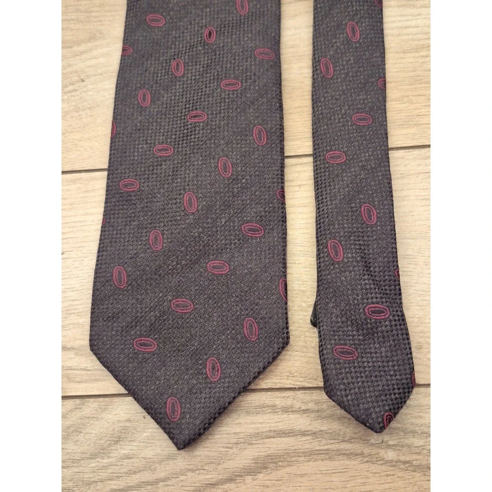 Lorenzini Hand Made in Italy Silk Blend Red Geometric Oval Pattern Necktie Black